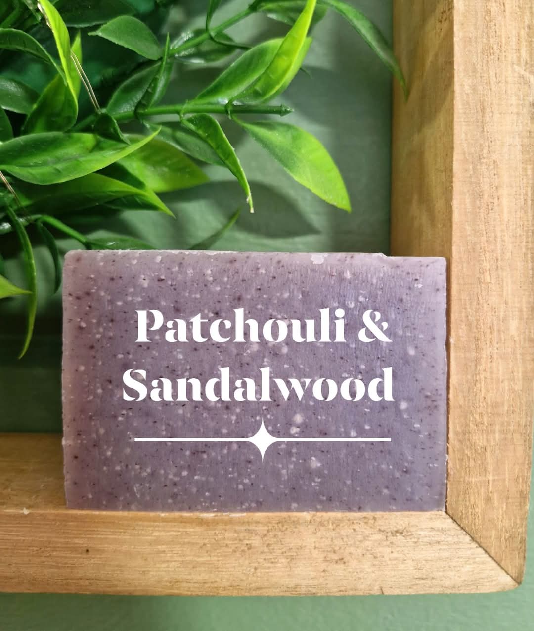 Friendly - Naked & Natural Patchouli & Sandalwood Soap