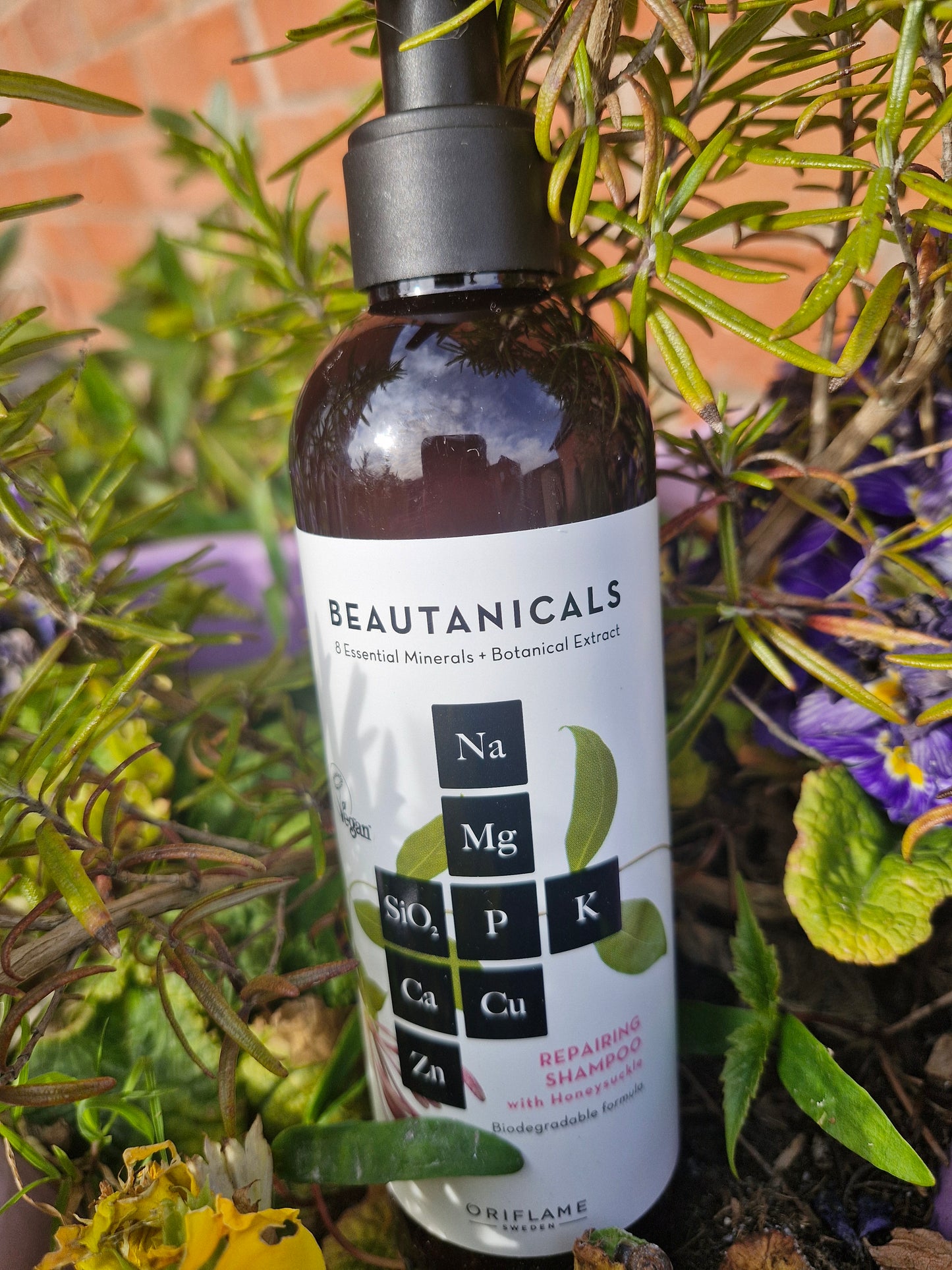 Beautanicals Repair Shampoo with Honeysuckle – Naturally Nourishing Haircare