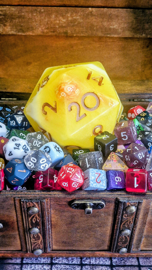 Lady Ella Buchanan – Healer’s Touch

D20 Soap Dice | 365g | Includes Full RPG Dice Set + Free Dice Bag | Vegan-Friendly