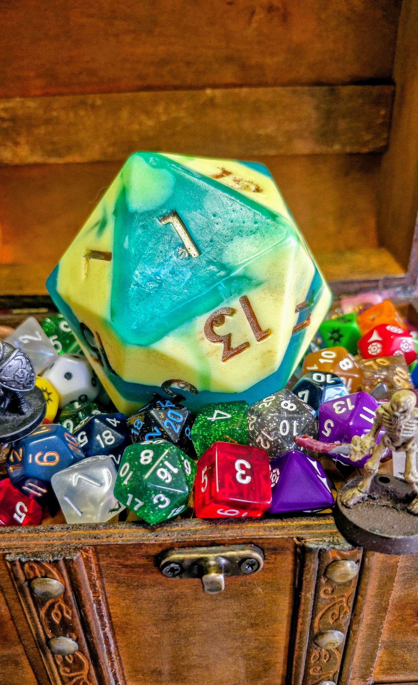 Handmade D20 soap dice in Outrider Games yellow and blue colours, scented with sea salt and sage, displayed on wood with a natural fantasy theme – exclusive collaboration between The Druid’s Grove and Outrider Games Lichfield
D20 epic fail 1 role